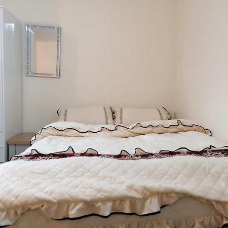 Self-Contained Studio Flat Bathrooms Kitchens Upgrade Locations To City Centre 15 Minutes Walking Distance Nottingham Universities Queen Hospitals City Hospitals Dış mekan fotoğraf