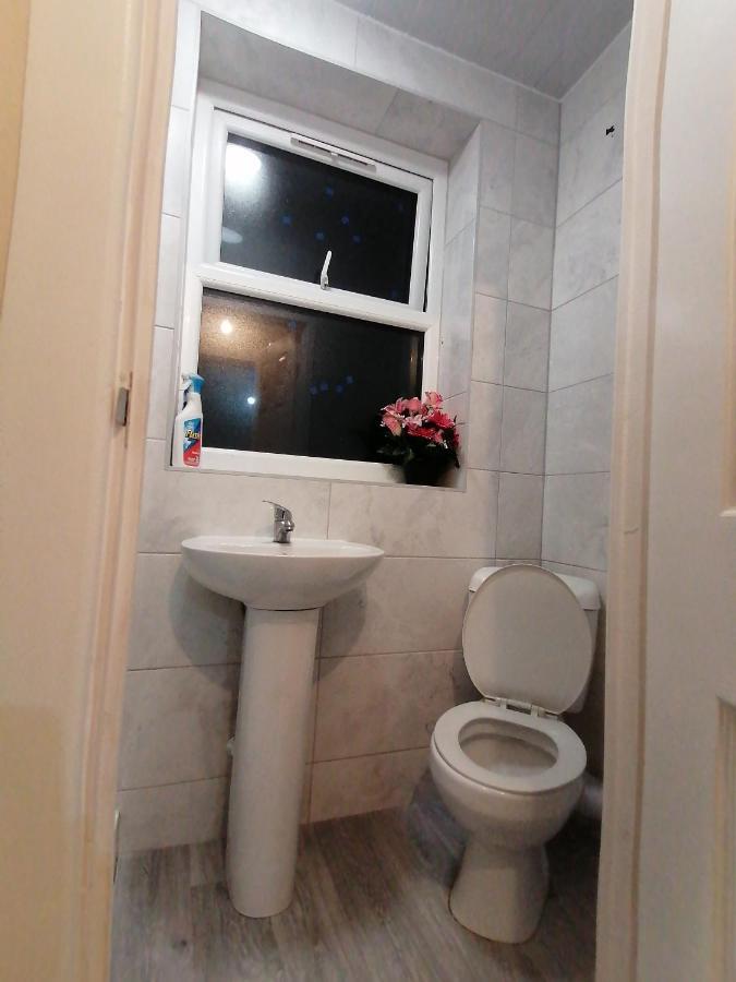 Self-Contained Studio Flat Bathrooms Kitchens Upgrade Locations To City Centre 15 Minutes Walking Distance Nottingham Universities Queen Hospitals City Hospitals Dış mekan fotoğraf