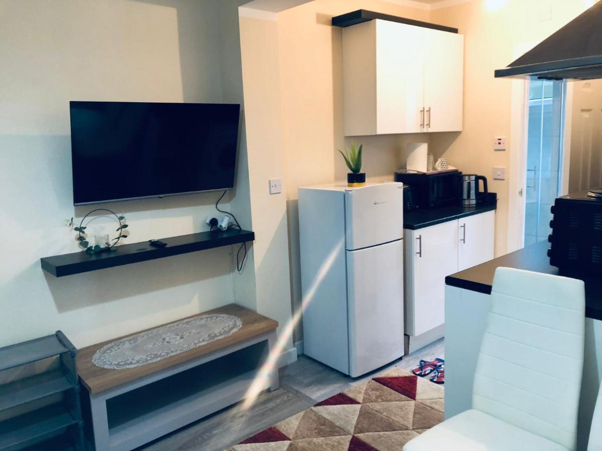 Self-Contained Studio Flat Bathrooms Kitchens Upgrade Locations To City Centre 15 Minutes Walking Distance Nottingham Universities Queen Hospitals City Hospitals Dış mekan fotoğraf